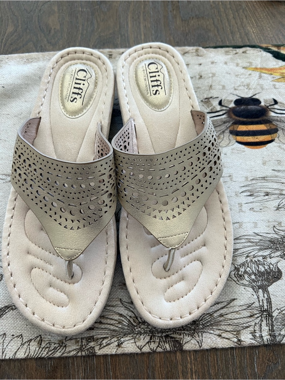 Cliffs by WHITE MOUNTAIN Laser-Cut Thong Sandal in Light Beige